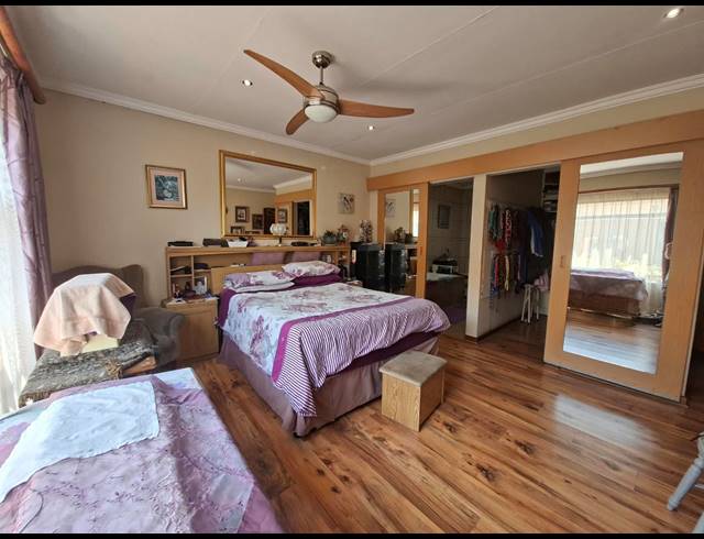 2 BEDROOM RETIREMENT UNIT FOR SALE IN THREE RIVERS